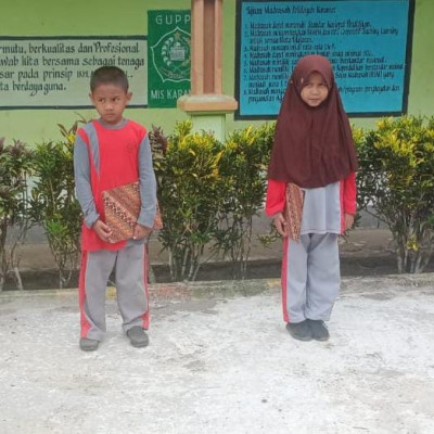 Mantapkan Persiapan, MIS Karama Latihan Upacara Bendera