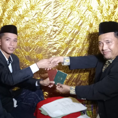 Penuh Haru, Kepala KUA Ujung Bulu Nikahkan Sepasang Mempelai Tuna Rungu