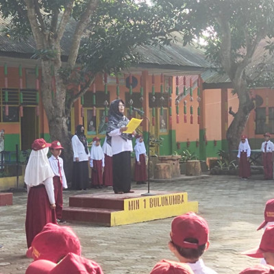 MIN 1 Bulukumba Rutin Gelar Upacara Bendera Sebagai Wadah Penanaman Sikap