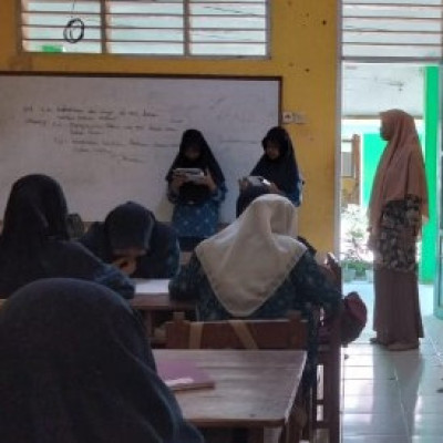 Tingkatkan Kinerja Pendidik, Kepala MTs Muhammadiyah Songing Lakukan Supervisi Kelas