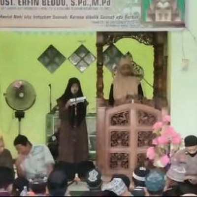 Siswa MA Mahad DDI Pangkajene Lantunkan Zirah Barzanji di Acara Maulid Nabi Muhammad SAW