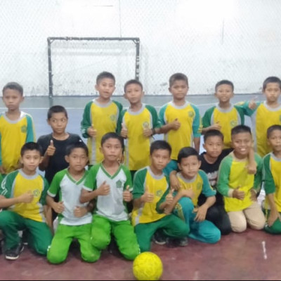 Ekplorasi Bakat Dalam Ekskul Olahraga, Peserta Didik MIN 1 Bulukumba Beraksi di Arena Futsal