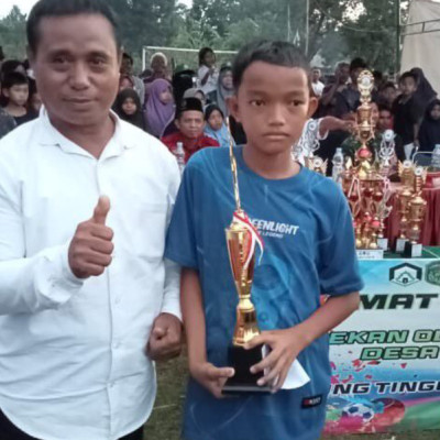 Siswa MIN Laro Raih Juara I Sepak Bola
