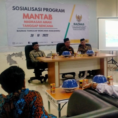 BAZNAS Barru Sosialisasikan Program MANTAB di MAN 1 Barru