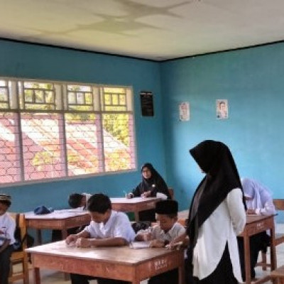 Wakamad Kurikulum MTs Muhammadiyah Songing Supervisi Pendidik Matematika Di Kelas