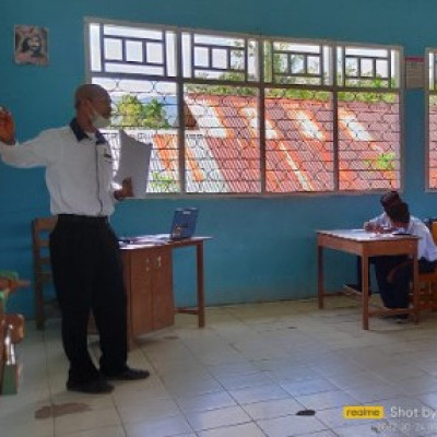 Pendidik SKI Ini Disupervisi Langsung Oleh Kamad MTs Muhammadiyah Songing Di Kelas