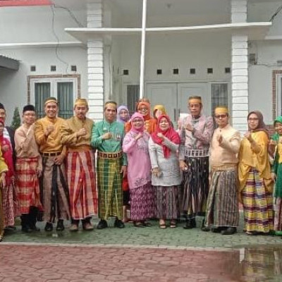 Warna-Warni Baju Adat di Peringatan HSP Kemenag Gowa