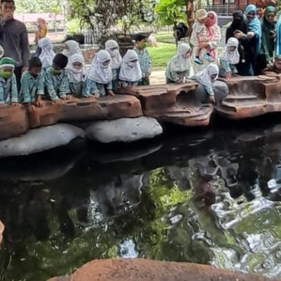 Tebak Nama Hewan, RA Ulil Albab 1 dan Hasan Al Banna Jelajah Kebun Binatang