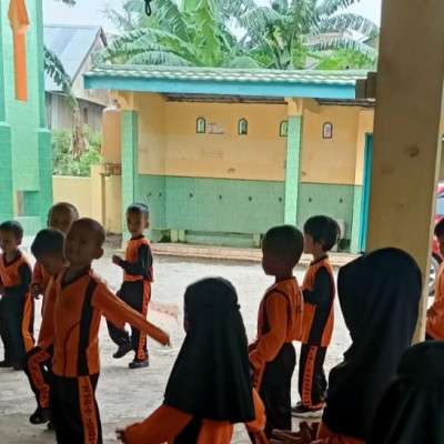 Senam Sehat Ceria Bersama Peserta Didik Di RA Sapiri