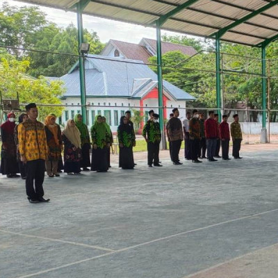 Naskah Pancasila Dibacakan Kasi PHU Pada Upacara HKN