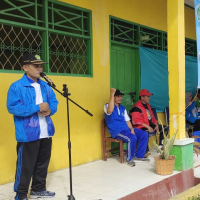 Kasubag TU, Gaungkan Yel-Yel Porseni Tingkat MTs