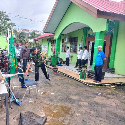 Pasca Kebanjiran, ASN Kemenag Maros Awali Senin dengan Kerja Bakti