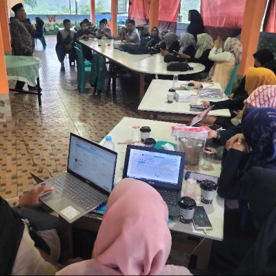 Akhir Tahun Kakankemenag Maros bersama Operator Madrasah: Eksplorasi Problem, Formulasi Solusi, dan Menyanyi Bersama