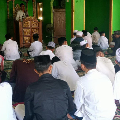 Khatib Jumat, Kamad MTs As’adiyah Galung Beru Bahas 5 Rahasia Tuhan