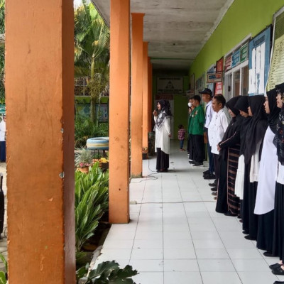 Helat Upacara Perdana Awal Semester Genap, Kamad MTs Bontonyeleng Titipkan Harapan