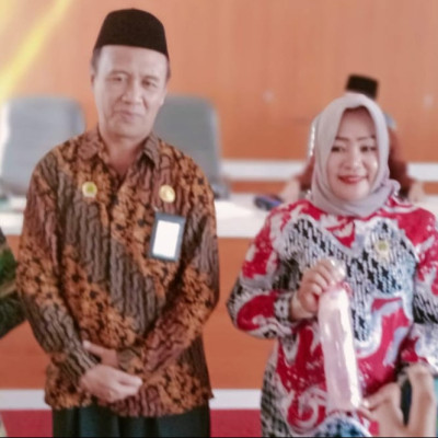 Kamad MTs Lembanna Kecipratan Hadiah Lomba Lari Karung HAB 2023