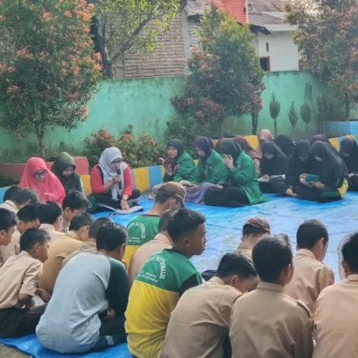 MTs Guppi Mattirowalie Yasinan Bersama di Halaman Madrasah