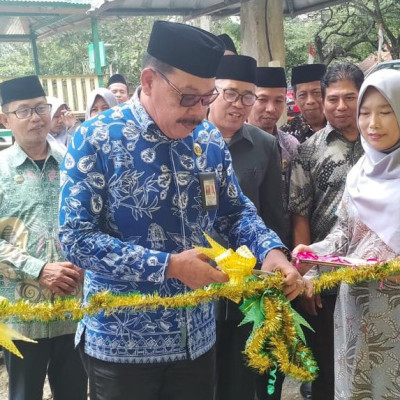 Kakan Kemenag Bone Resmikan Office Centre Yayasan Khairul Ummah Seppange