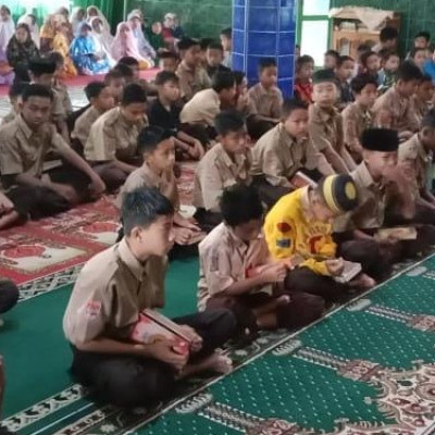 Jum'at Ibadah di MTs Muhammadiyah Likuboddong, Bangkitkan Semangat Beragama