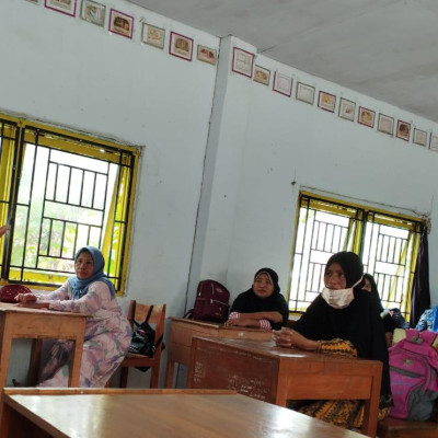 Berbondong Bondong Wali Siswa Datangi MTs Bontosunggu, Ada Apa?