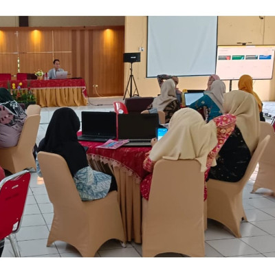 MAN 2 Makassar Kerja Sama dengan Google for Education Certified Trainer Adakan Pelatihan Google Workspace For Education