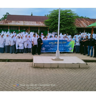 KPU Makassar Goes to School