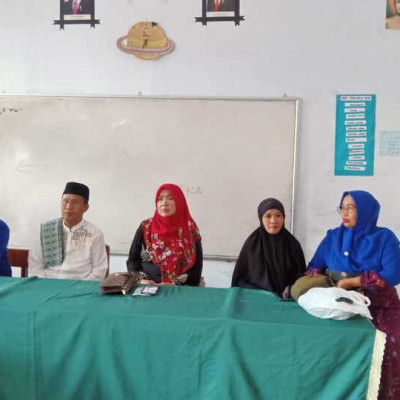 Pengawas Madrasah Tutup PKR di MTs DDI Labukkang Raya