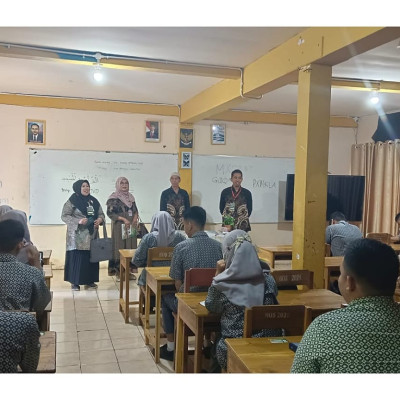 Pengawas Penmad Tingkat Aliyah Kemenag Kota Makassar Pantau AM di MAN 2