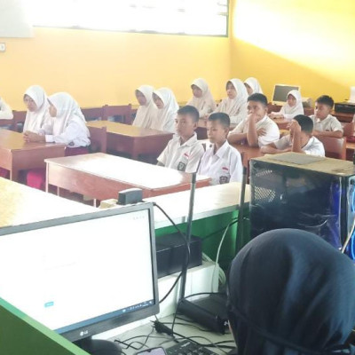 MIN 6 Bone Menyelenggarakan Asesmen Madrasah Berbasis Android