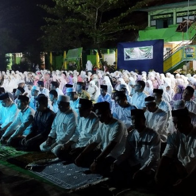 Ratusan peserta Khatam Al - Qur'an gunakan Pusaka APPS Kemenag  padati lapangan MAN Pangkep