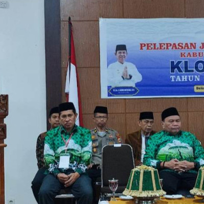 286 Jemaah Calon Haji Dilepas Menuju Asrama Haji Makassar