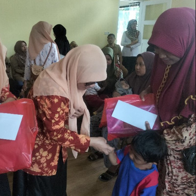 DWP Kemenag Maros Salurkan 30 Paket Bantuan untuk Keluarga Terdampak Stunting