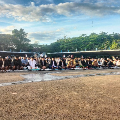 Bersama Bupati, Kakankemenag Maros Shalat Id di Lapangan Pallantikang