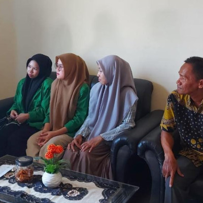 Kepala KUA Barombong Audiens Pembinaan Zakat Bersama Mahasiswa UINAM