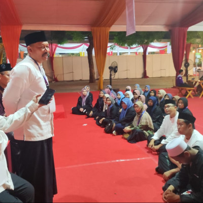 Hadir di Lamongan, Plh. Kakanwil Ali Yafid Beri Motivasi Kafilah MQKN Sulsel.