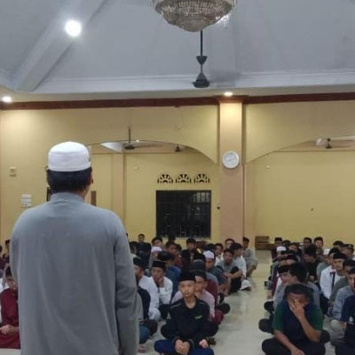 Baru Masuk, Santri Baru Imam Asy Syathiby Gowa Diajak 'Ta'aruf'