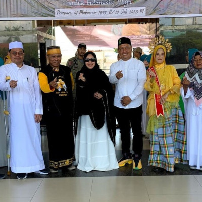 Turunkan 500 Personil, MTsN Kota Parepare Raih Juara 1 Pawai Hijratul Rasul