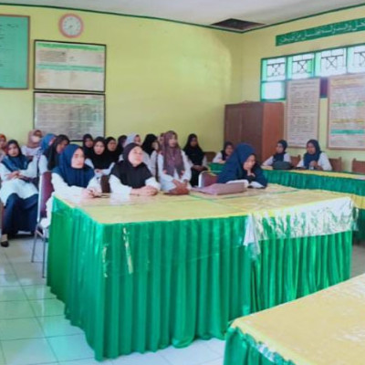 Suasana Rapat MIN 6 Bone Berlangsung Secara Kekeluargaan