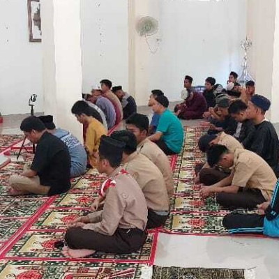 Doa Duduk Antara Dua Sujud pada Salat Jumat di MAN 2 Kota Parepare