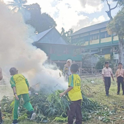 Giat Bersih MIN 6 Bone