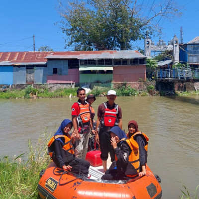PMR  WIRA MAN  Pinrang Bekali Anggotanya Water Rescue Training