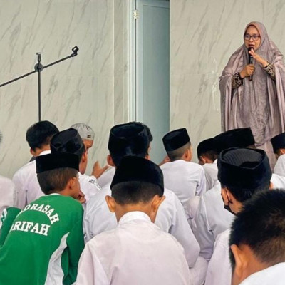 Jumat Ibadah, Proses Belajar Percaya Diri Siswa di MTs Arifah Gowa