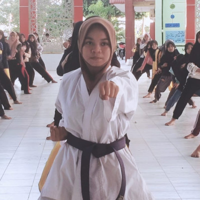 Santri Pondok Pesantren Babul Khaer Antusias Ikuti Ekstrakurikuler Karate