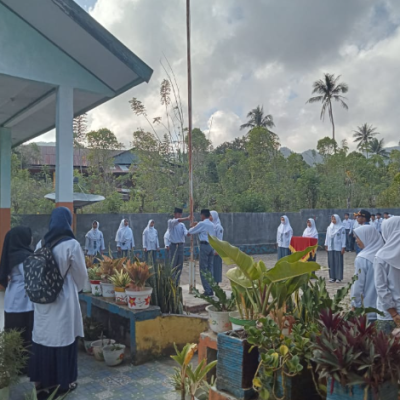 Begini Amanat Kepala MA Tengah Lembang Dalam Pelaksanaan Upacara Bendera