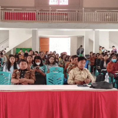 Pengawas Pendidikan Agama Kristen Kota Makassar Jadi Pemateri Utama dalam Workshop IKM Kumer DI Tana Toraja