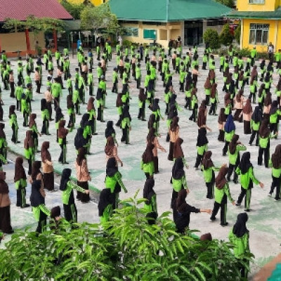 Senam Pelajar Pancasila Wujud Implementasi Kurikulum Merdeka di MTsN Kota Palopo