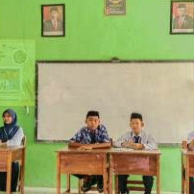 MTs Nashrul Haq Pajalele  Gelar Debat Kandidat Calon Ketua dan Wakil Ketua OSIM