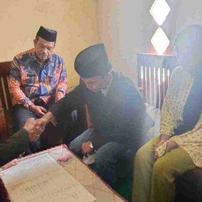 Prosesi Akad Nikah di KUA Patampanua; Jabar dan Nela Resmi Menjadi Pasutri