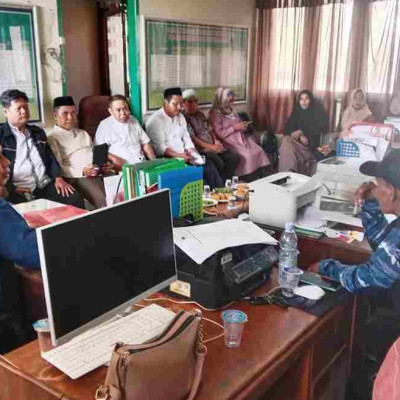 Rapat Pemantapan Penamatan Al Qur’an di Ruang Kerja Kasi PD Pontren Kemenag Pinrang