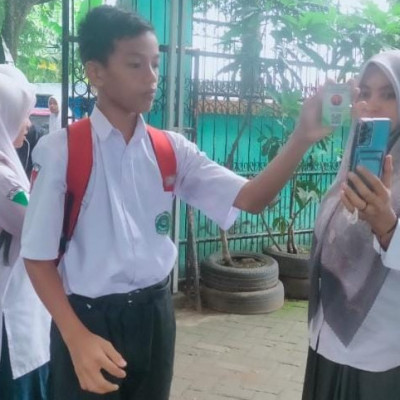 Senyum, Salam dan Sapa, Awali Semester Genap di MTsN Gowa